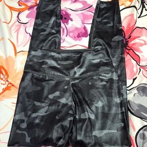 Women's Nike Dri-Fit Metallic Camo Leggings Size XS